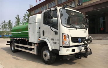 纯电动清洗车 YYD5120GQXBEV(右45°)