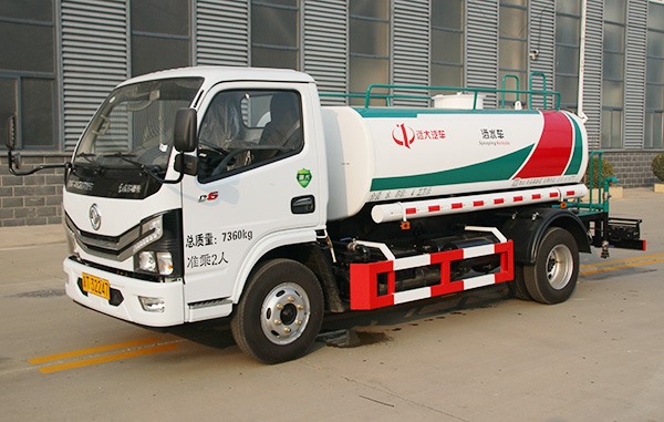 洒水车