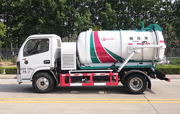 YYD5070GXWD6吸污车